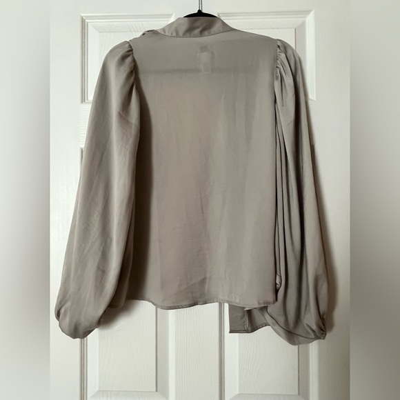 🪙🩶 Silky Coverup Cardigan OS by a new day 🩶🪙 - Picture 4 of 7